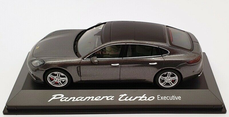 Porsche Panamera Turbo Executive - 3