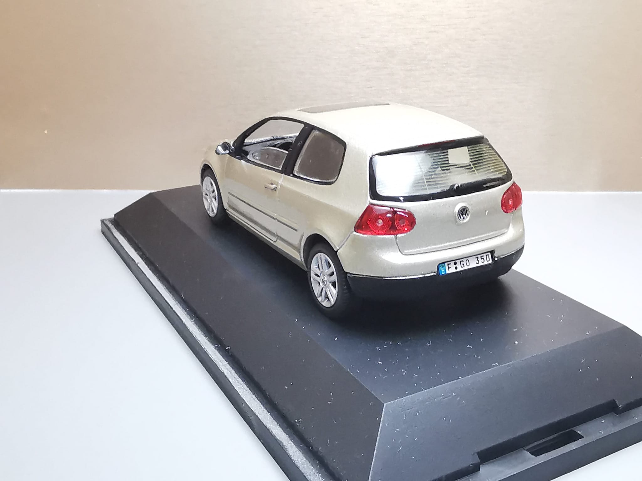 VW Golf 5 crem 2 usi - 2