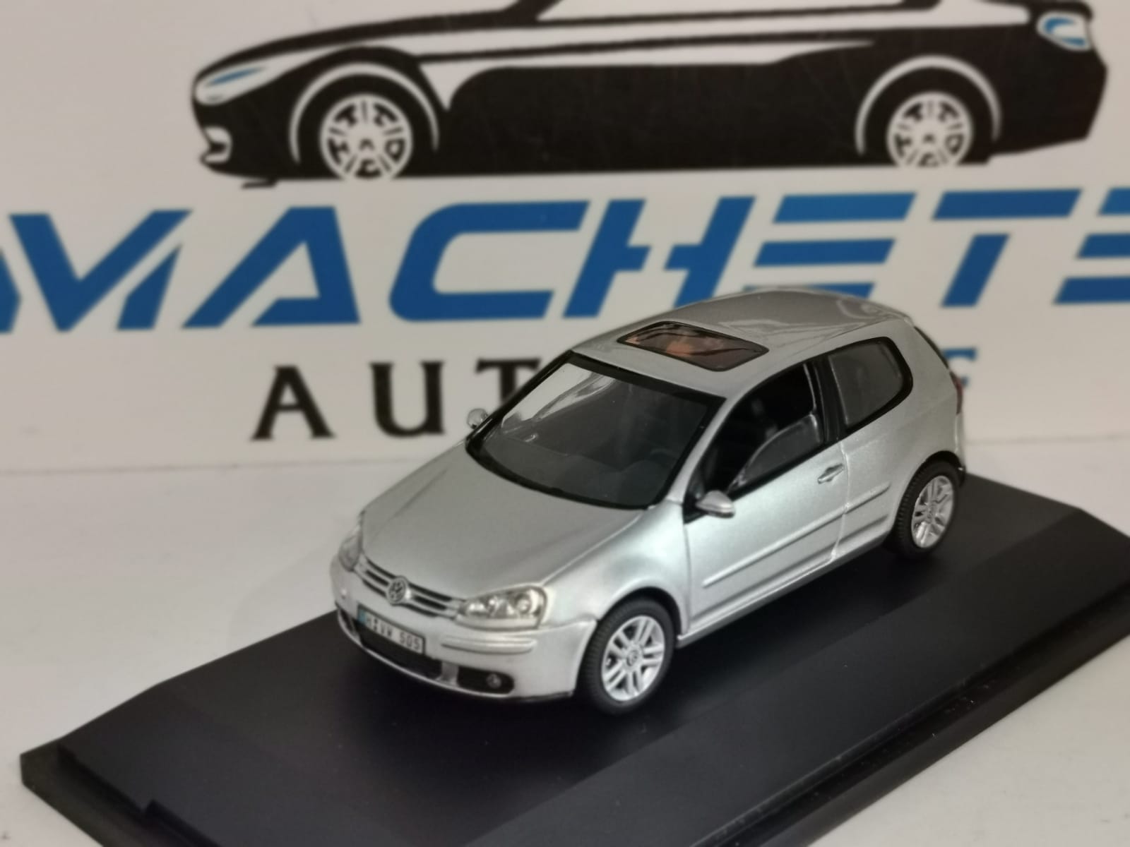 VW Golf 5 gri 2 usi - 1
