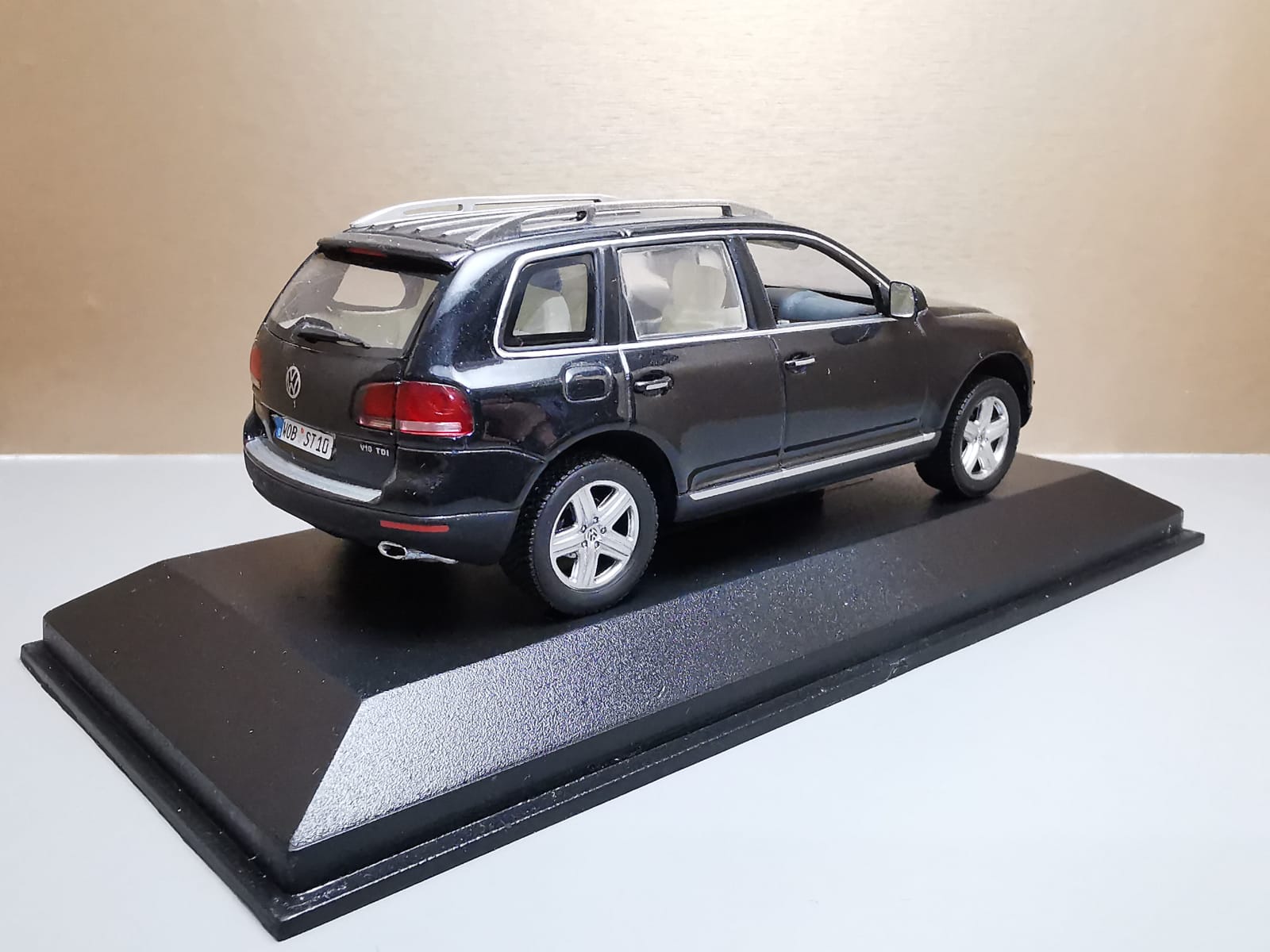 VW Touareg 1 facelift 2006 black - 2