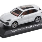 porsche-Cayenne-Turbo-S-E-Hybrid,-1-43