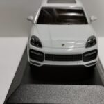 porsche-Cayenne-Turbo-S-E-Hybrid,-1-43
