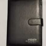 Agenda neagra nedatata cu clapeta 17.5 * 24 cm