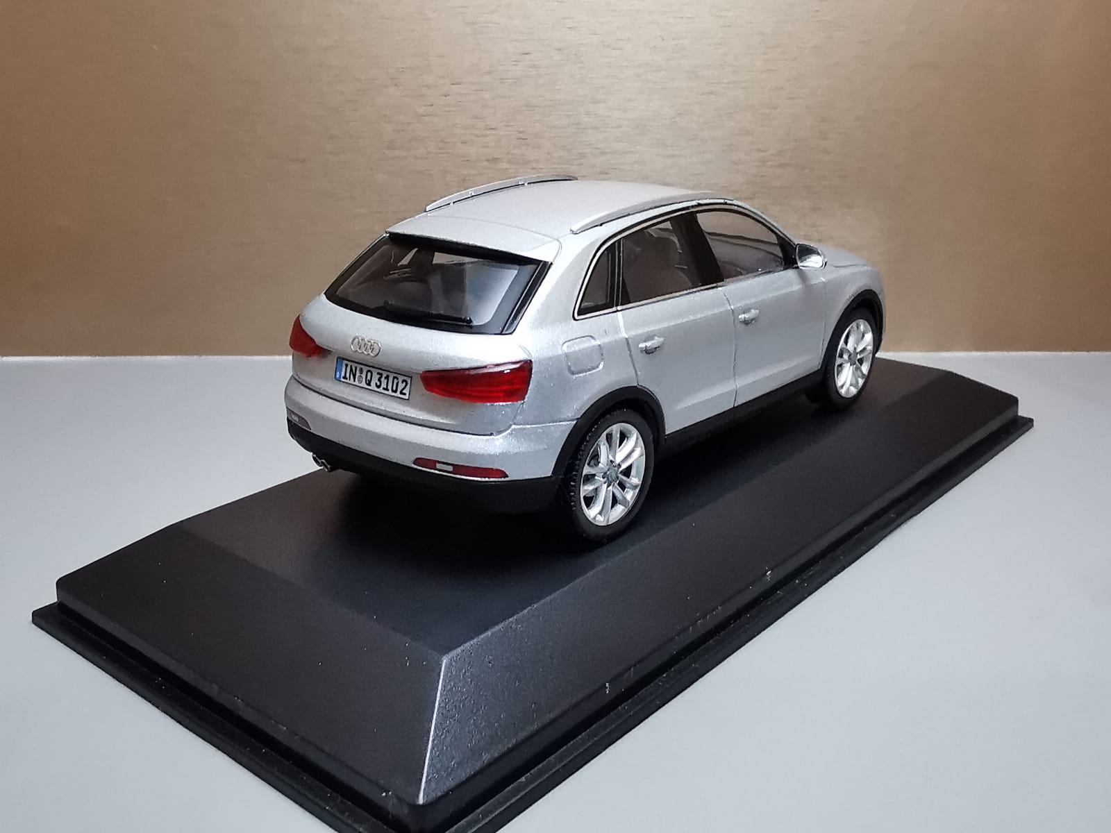 Audi Q3 silver - 3