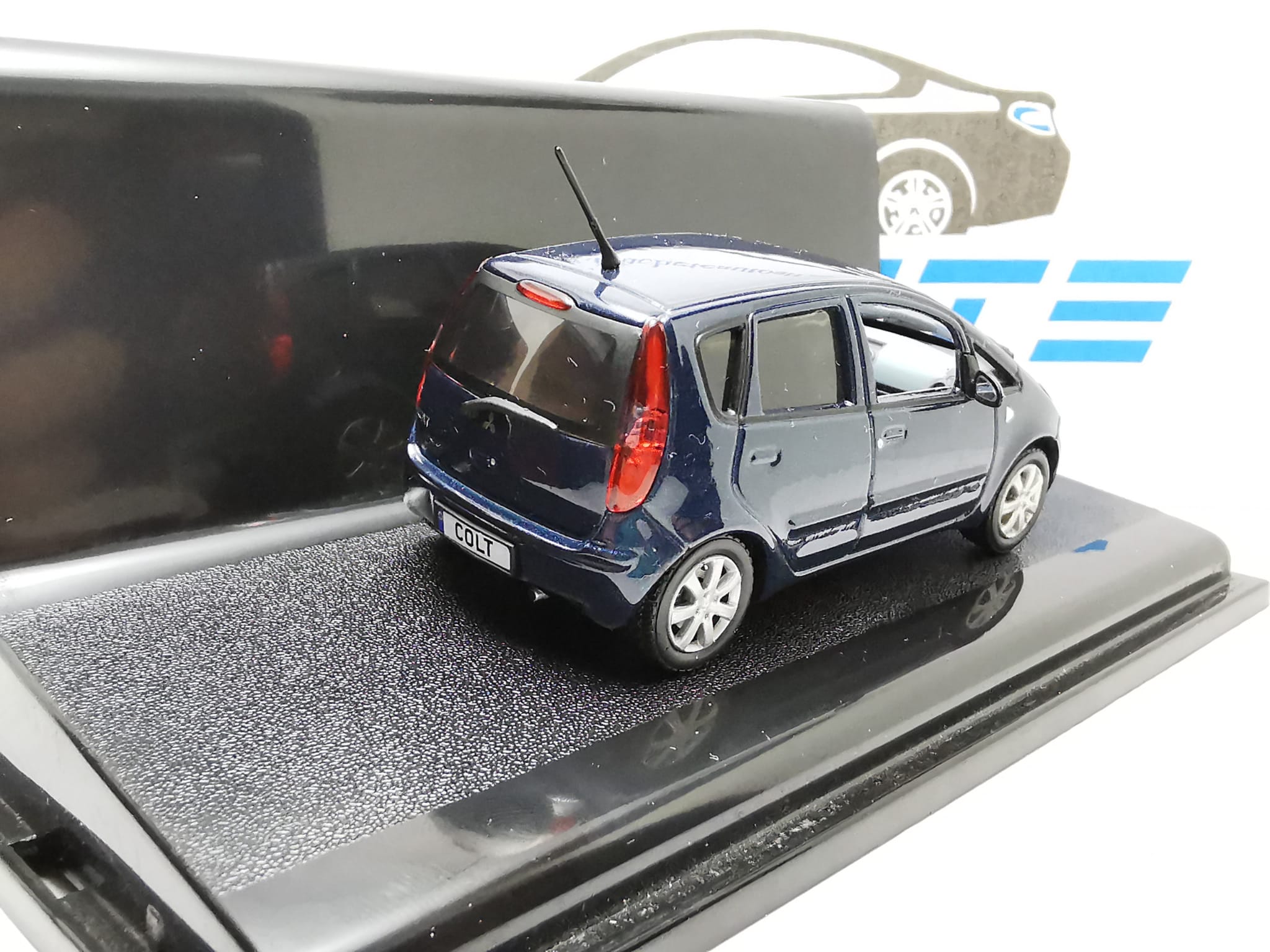 MITSUBISHI COLT - 3