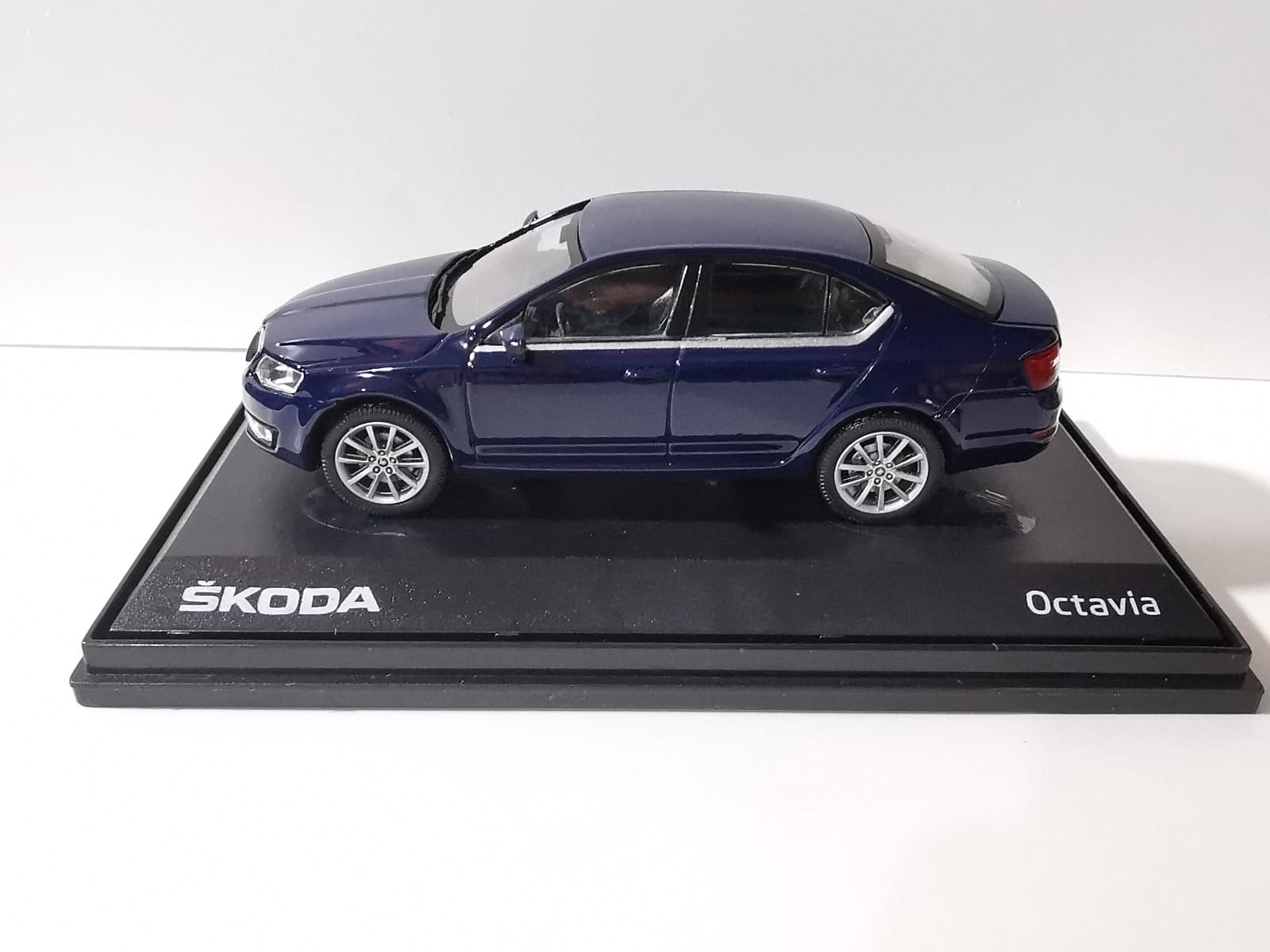 Skoda Octavia 3 Blue Pacific Uni - 3