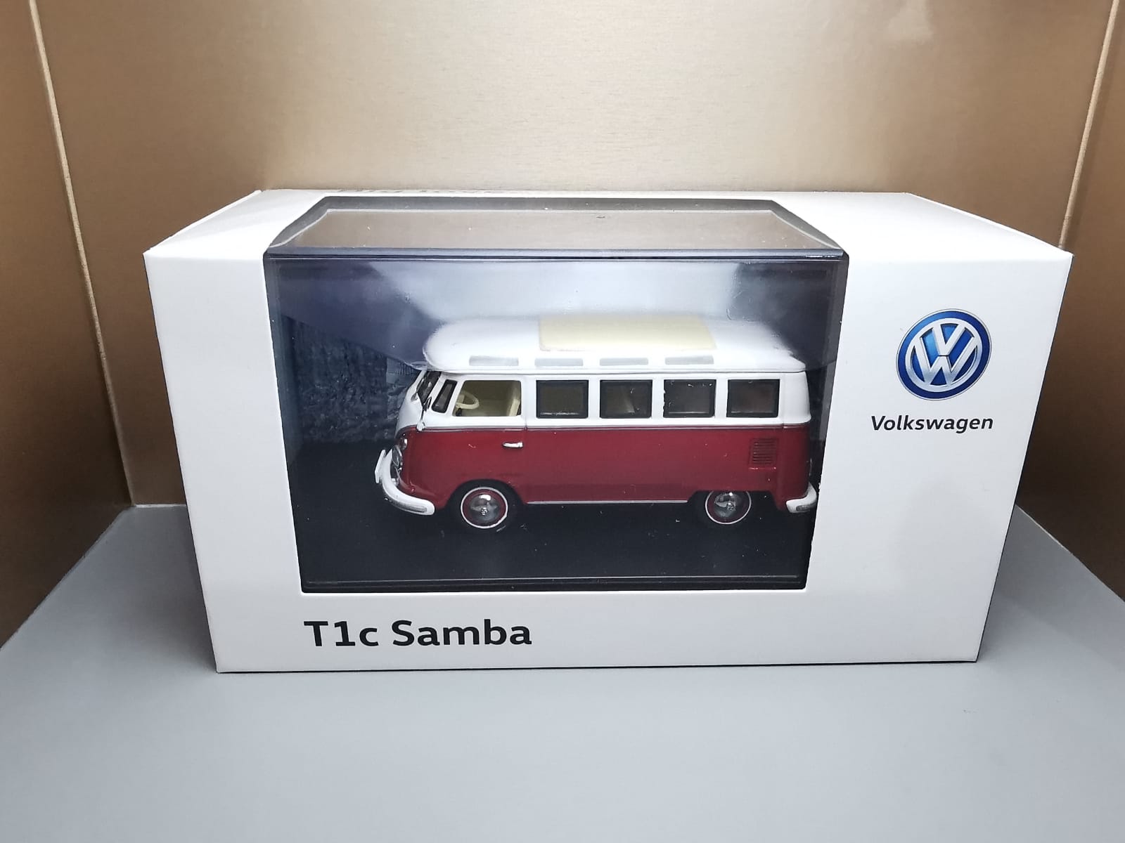 VW T1 c Samba Bus rosu - 4