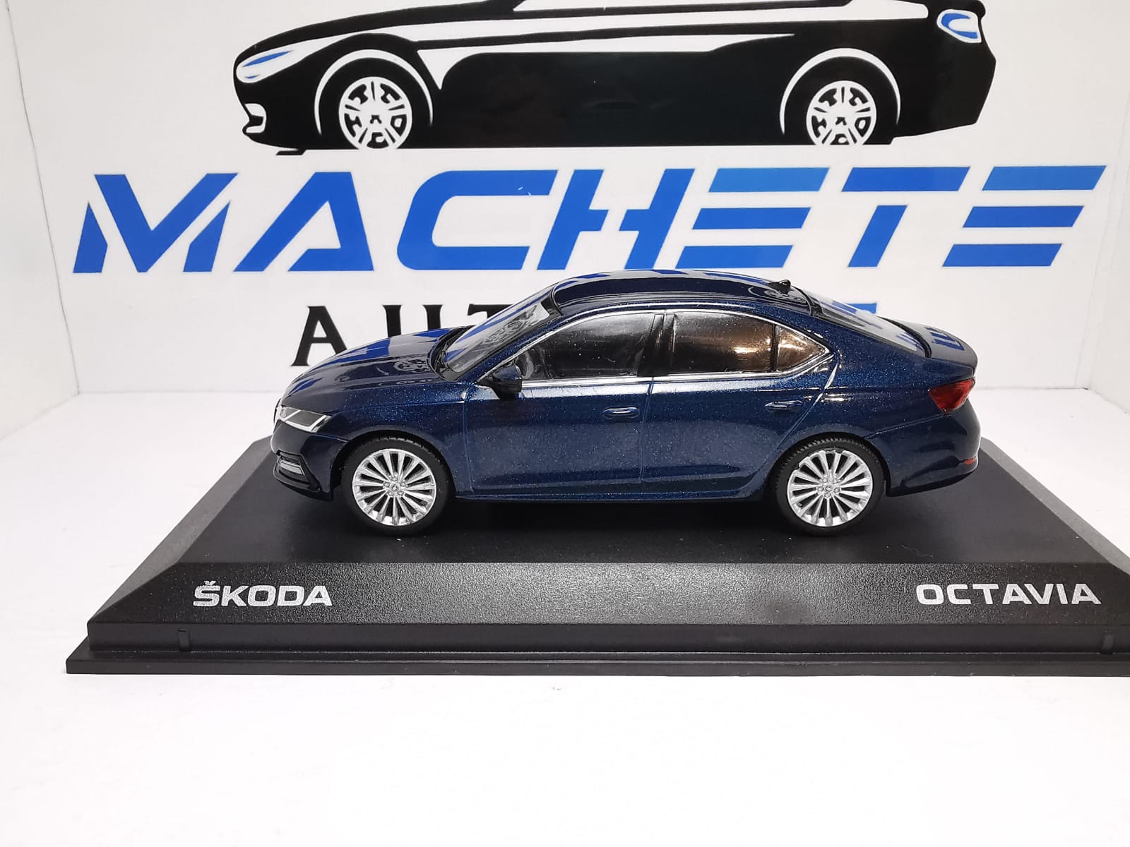 Skoda Octavia 4 2019 lava blue - 4