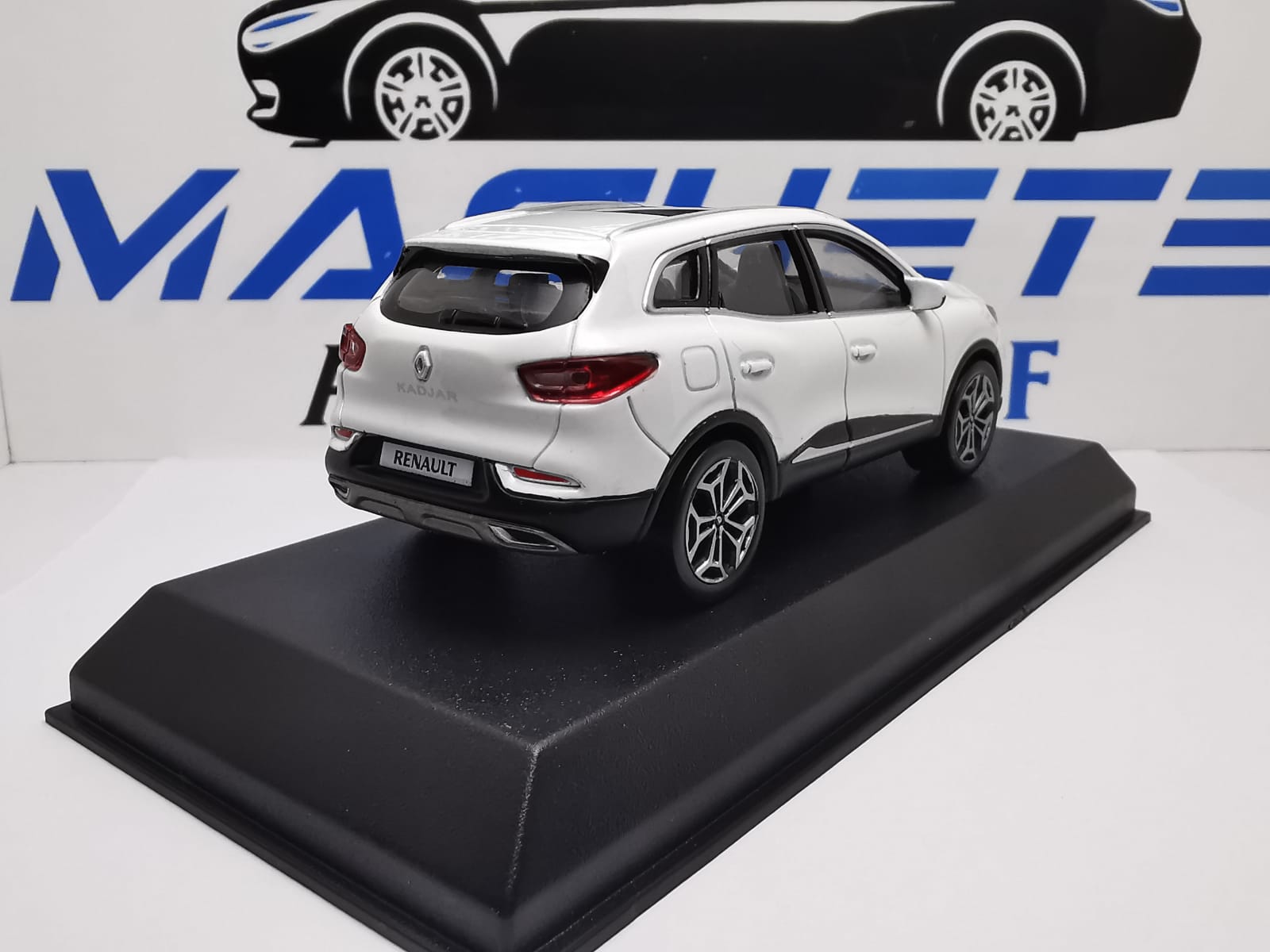 Renault Kadjar 2020 white - 3