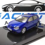 VW Golf 5 albastru 4 usi