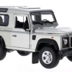 Land Rover Defender 90 Silver scala 1/24