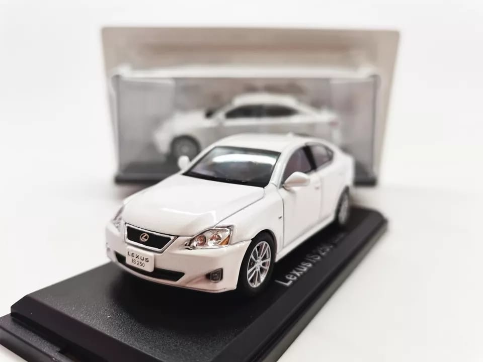 Lexus IS 250 alb - 1
