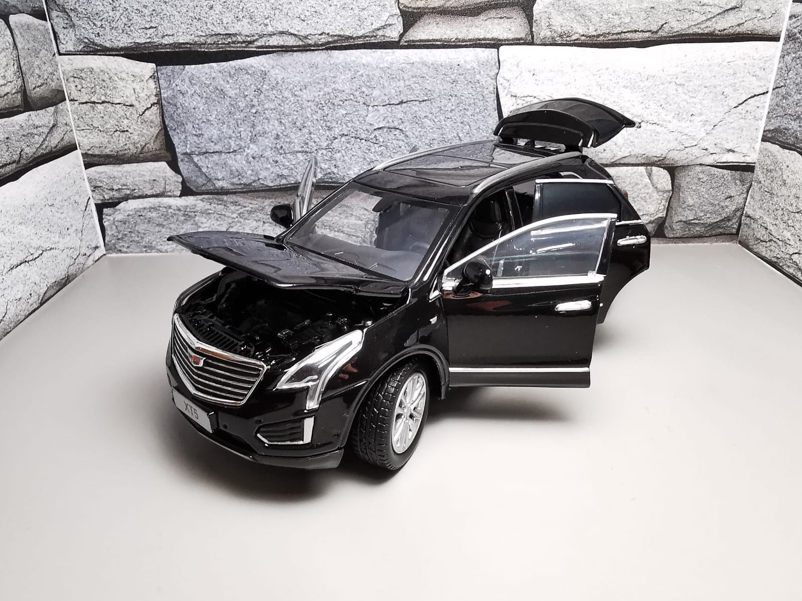 Cadillac XT5 black cu led-uri si sunete 1