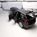 Cadillac XT5 black cu led-uri si sunete 1