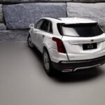 Cadillac XT5 white cu led-uri si sunete 1