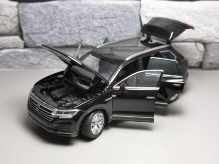 VW Touareg 3 black 2019 cu led-uri si sunete
