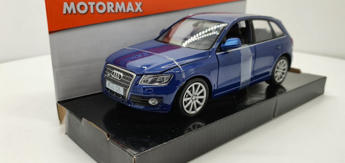 Audi Q5 blue 2010 - 2