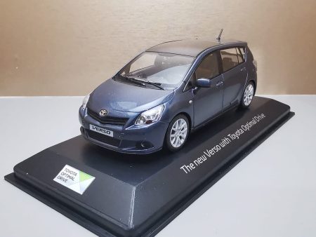 Toyota Verso 2011 grey blue