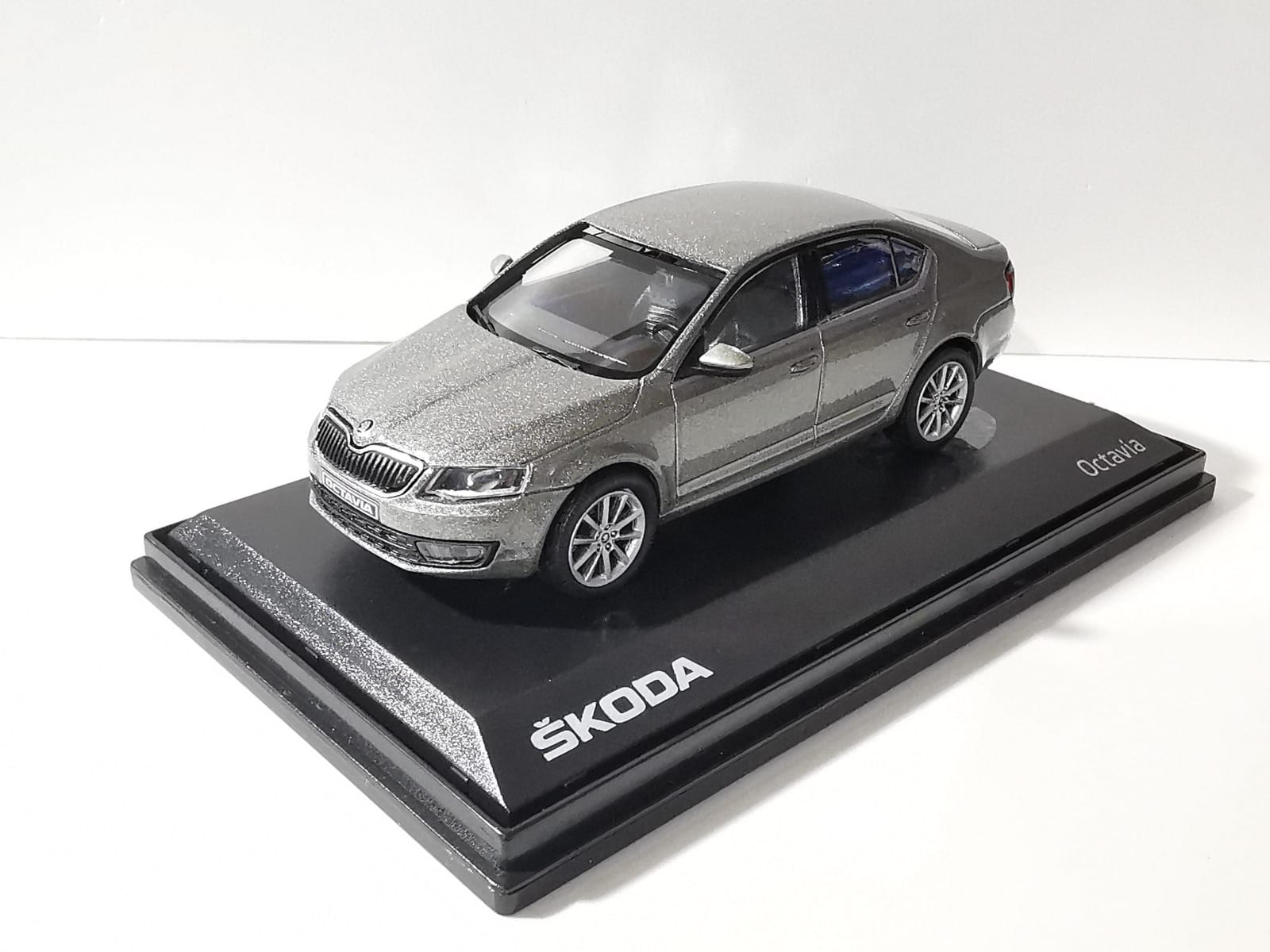 Skoda Octavia 3 crem - 1