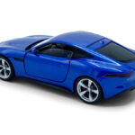 jaquar-f-type-licht-geluid-en-sturende-voorwielen-blauw