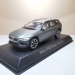 Volvo V60 Cross Country Pine Grey Metallic 2019