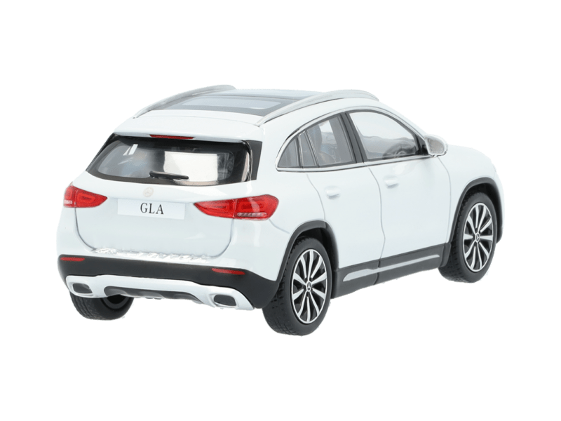 Mercedes Benz GLA (H247) digital white 2