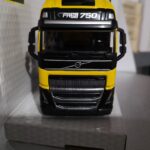 Tir Volvo FH16 Globetrotter 750 XXL yellow – 14,5 cm