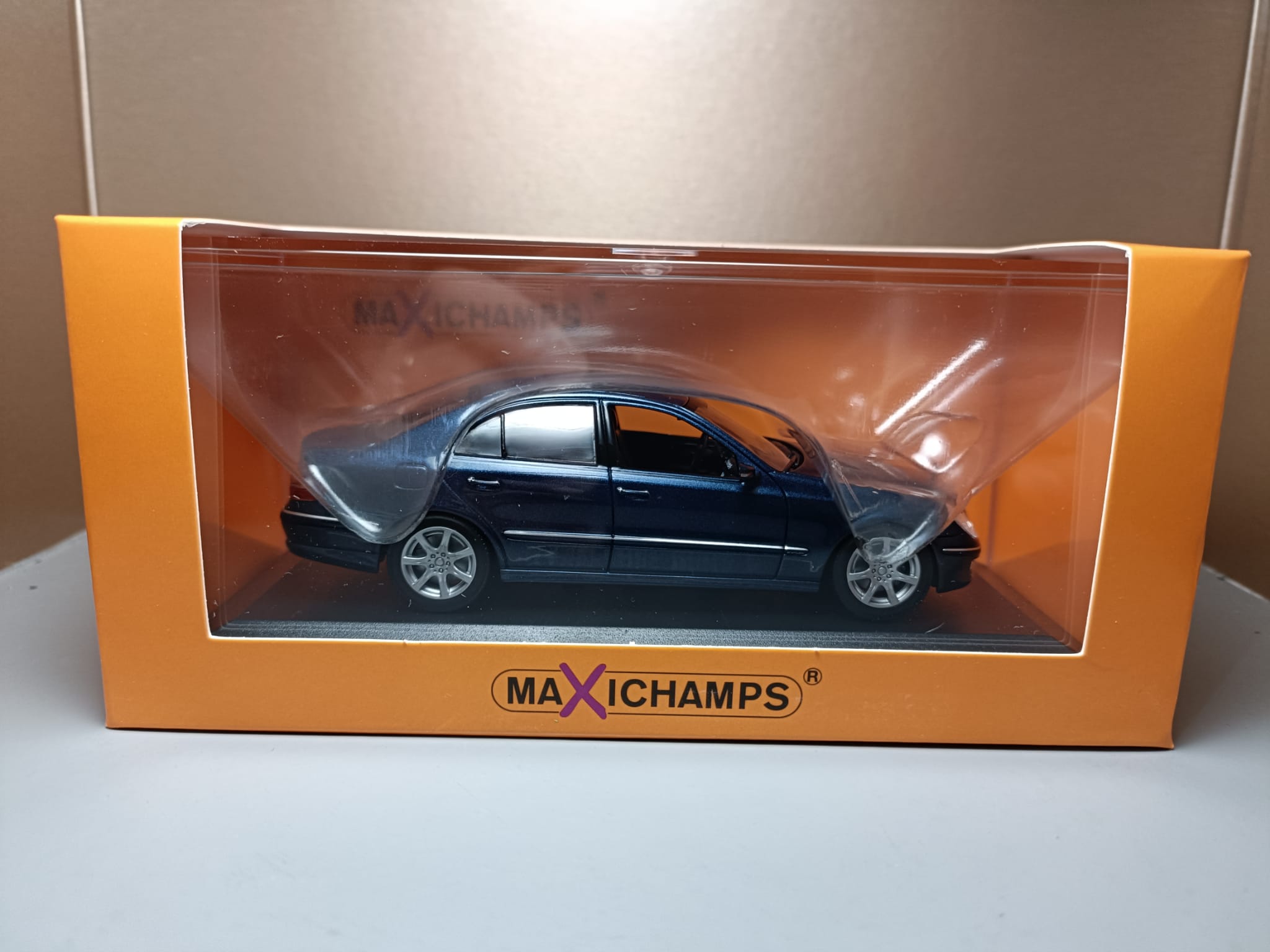 Mercedes Benz E-Klass (w211) 2006 blue metallic 5