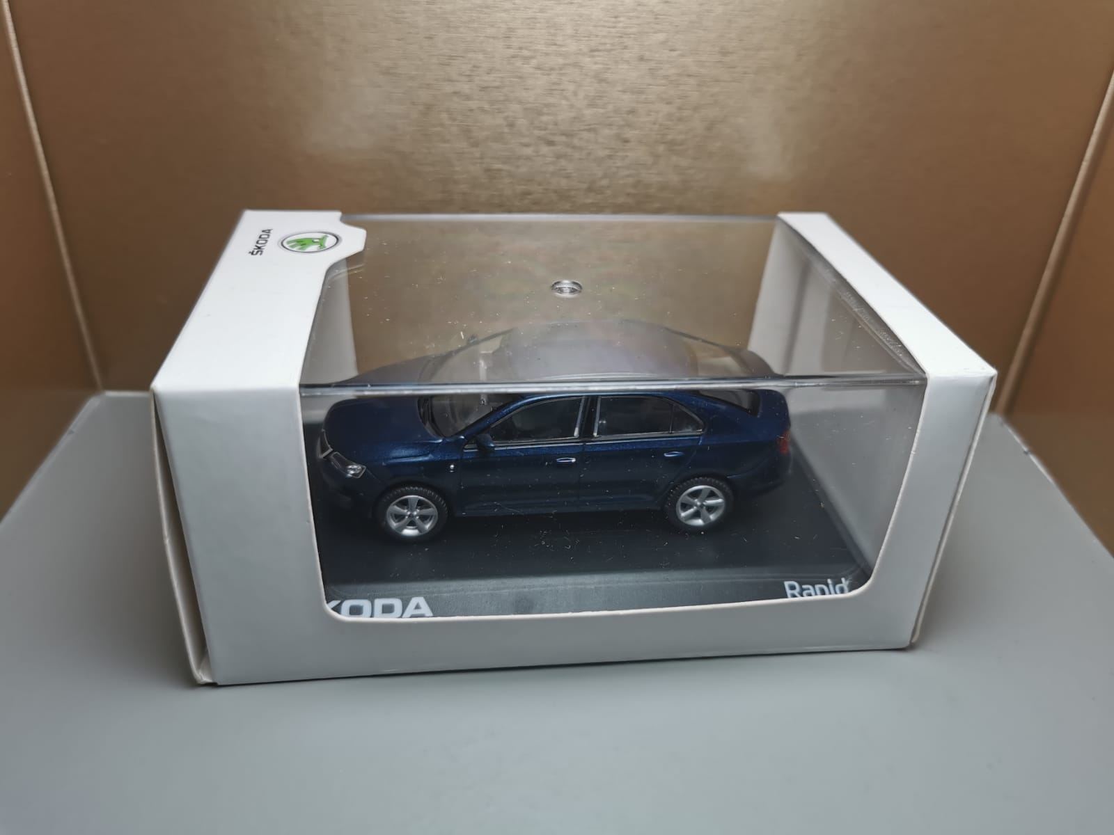 Skoda Rapid, lava blue metalic, 2012 5