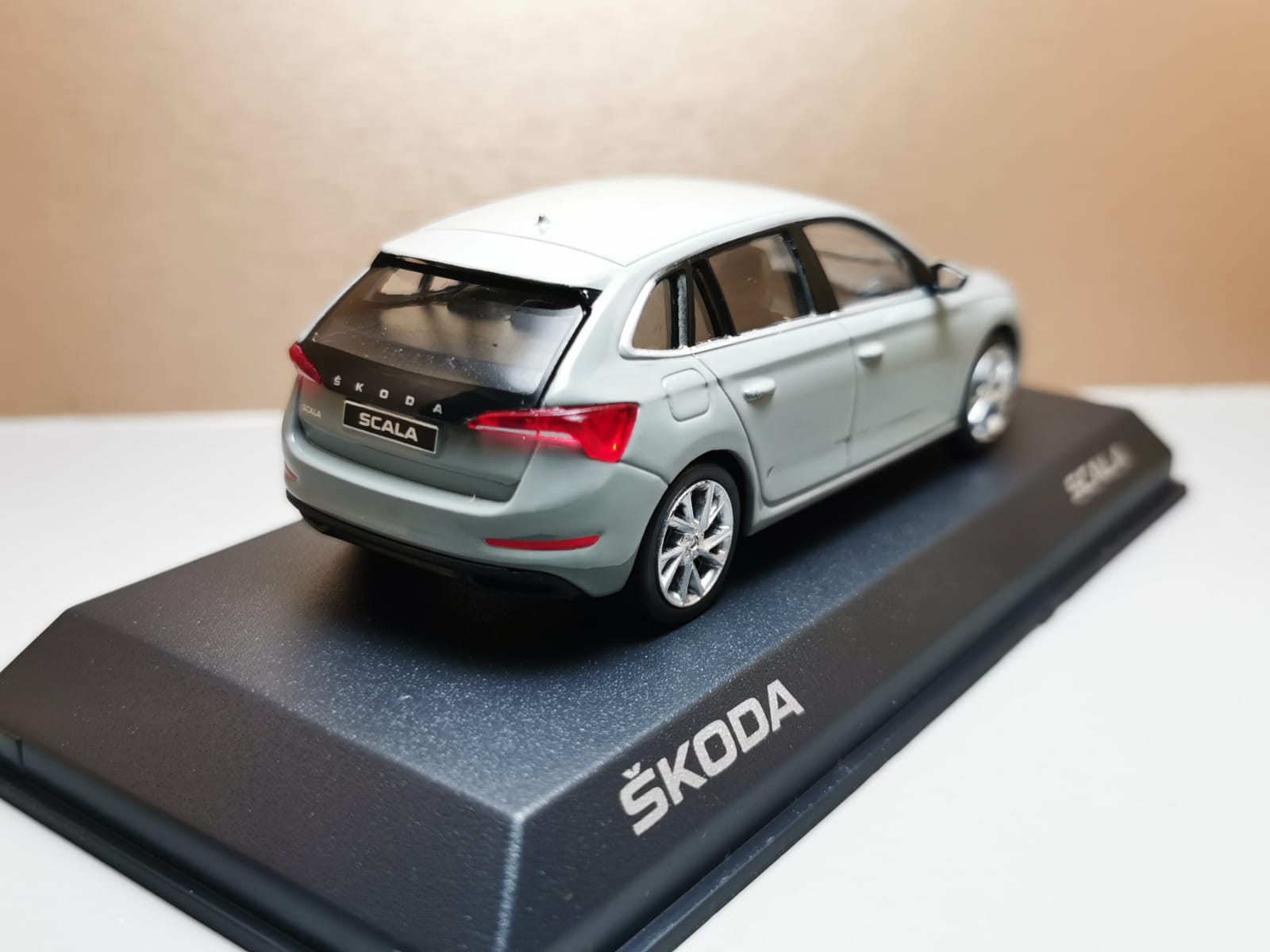 Skoda Scala, gri, 2018 3