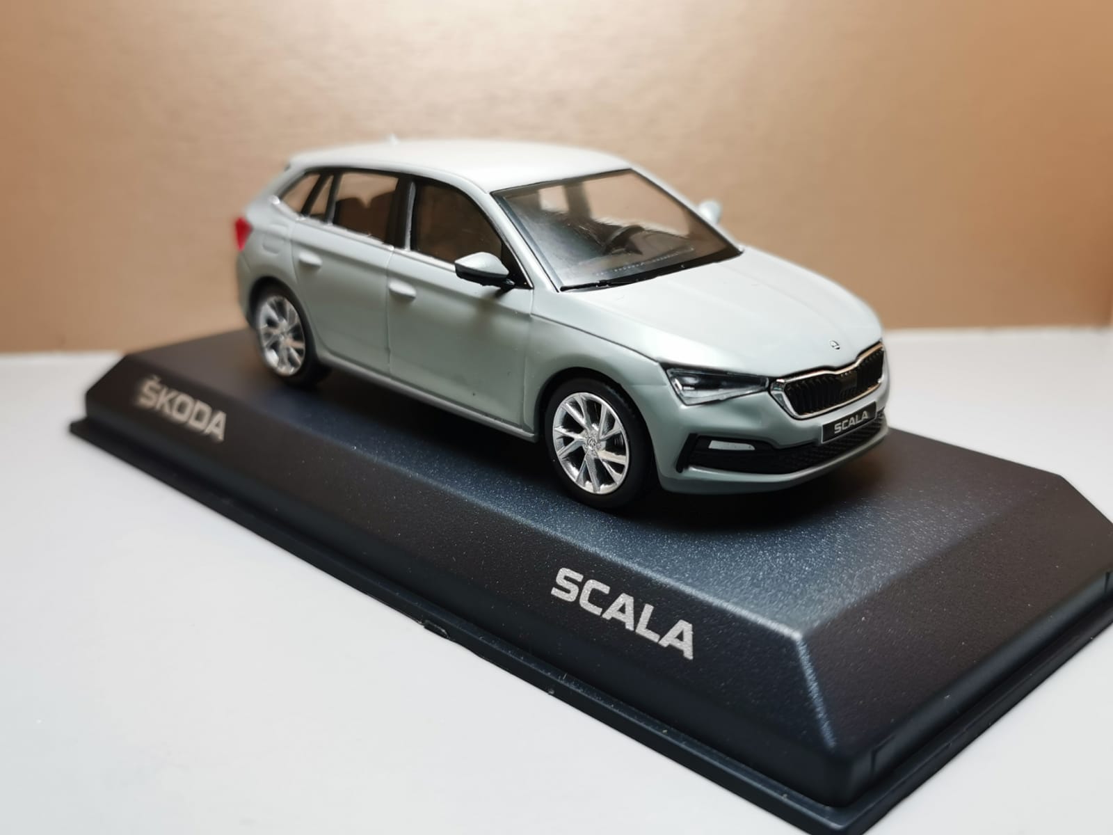 Skoda Scala, gri, 2018 4