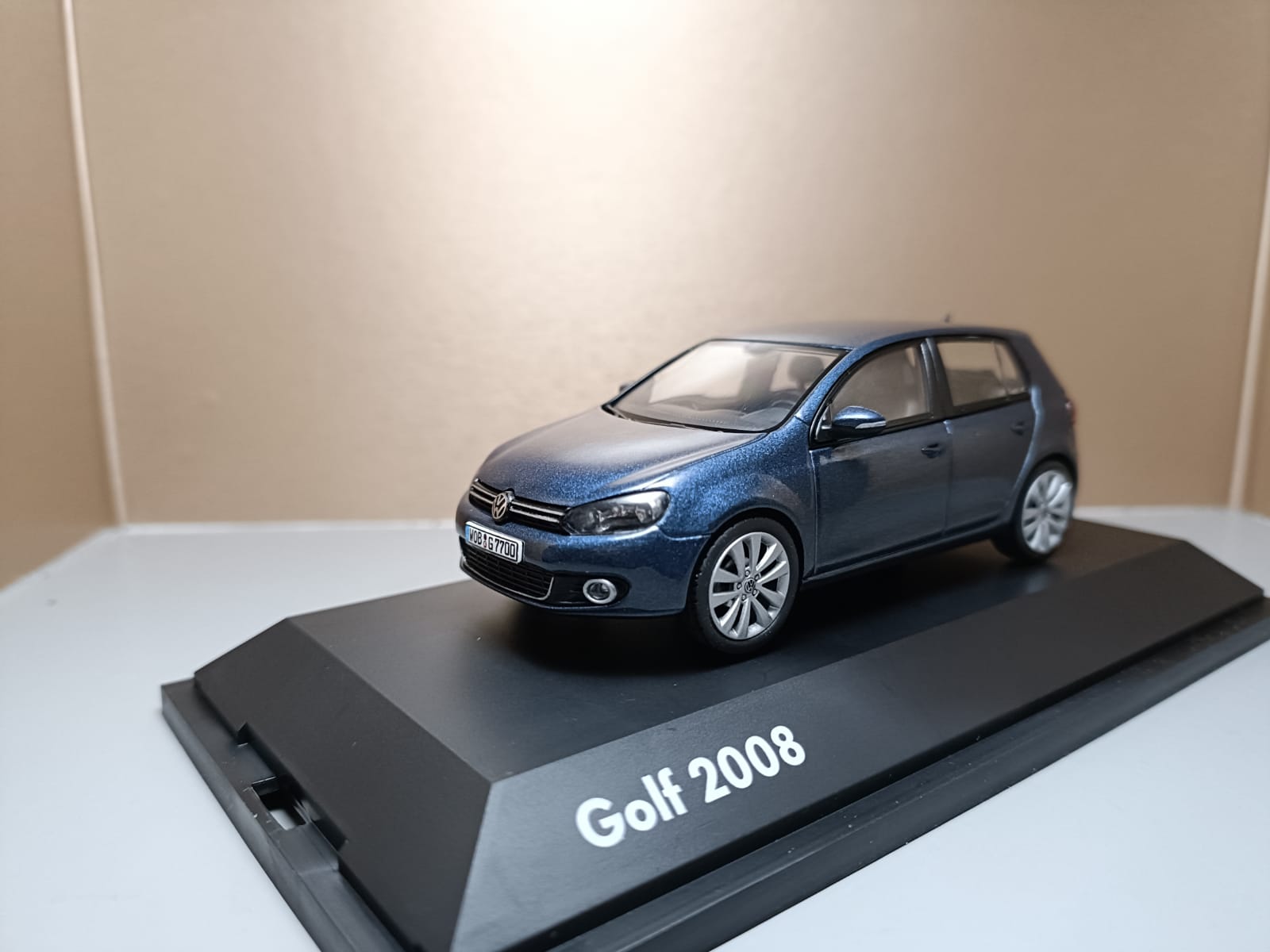 VW Golf 6 Bluegraphit 2008 – 4 usi 1