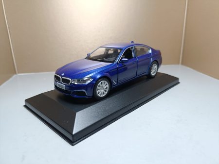BMW seria 5 (G30) 2017 M550I Blue 1/36