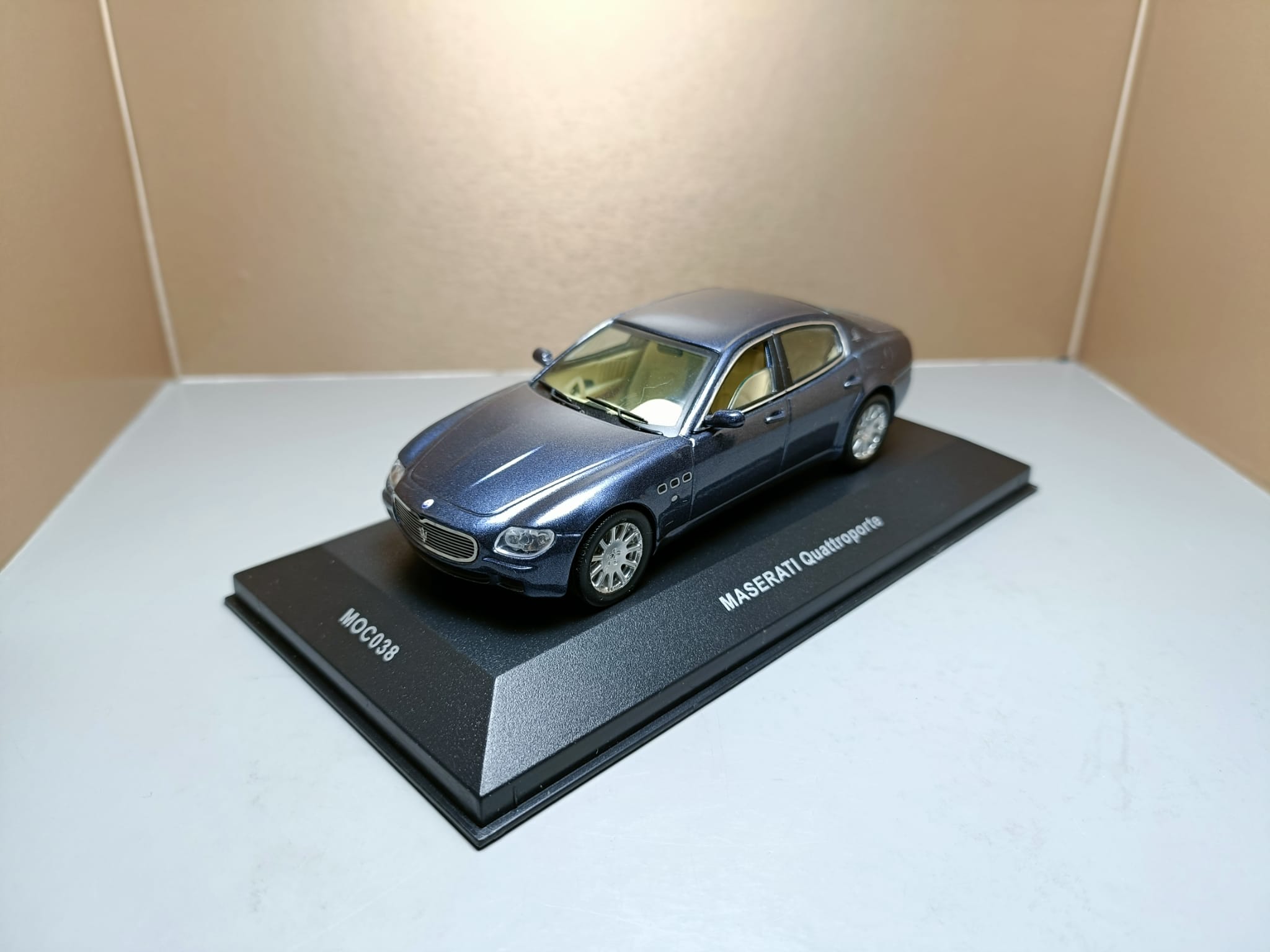 Maserati Quattroporte blue met 1