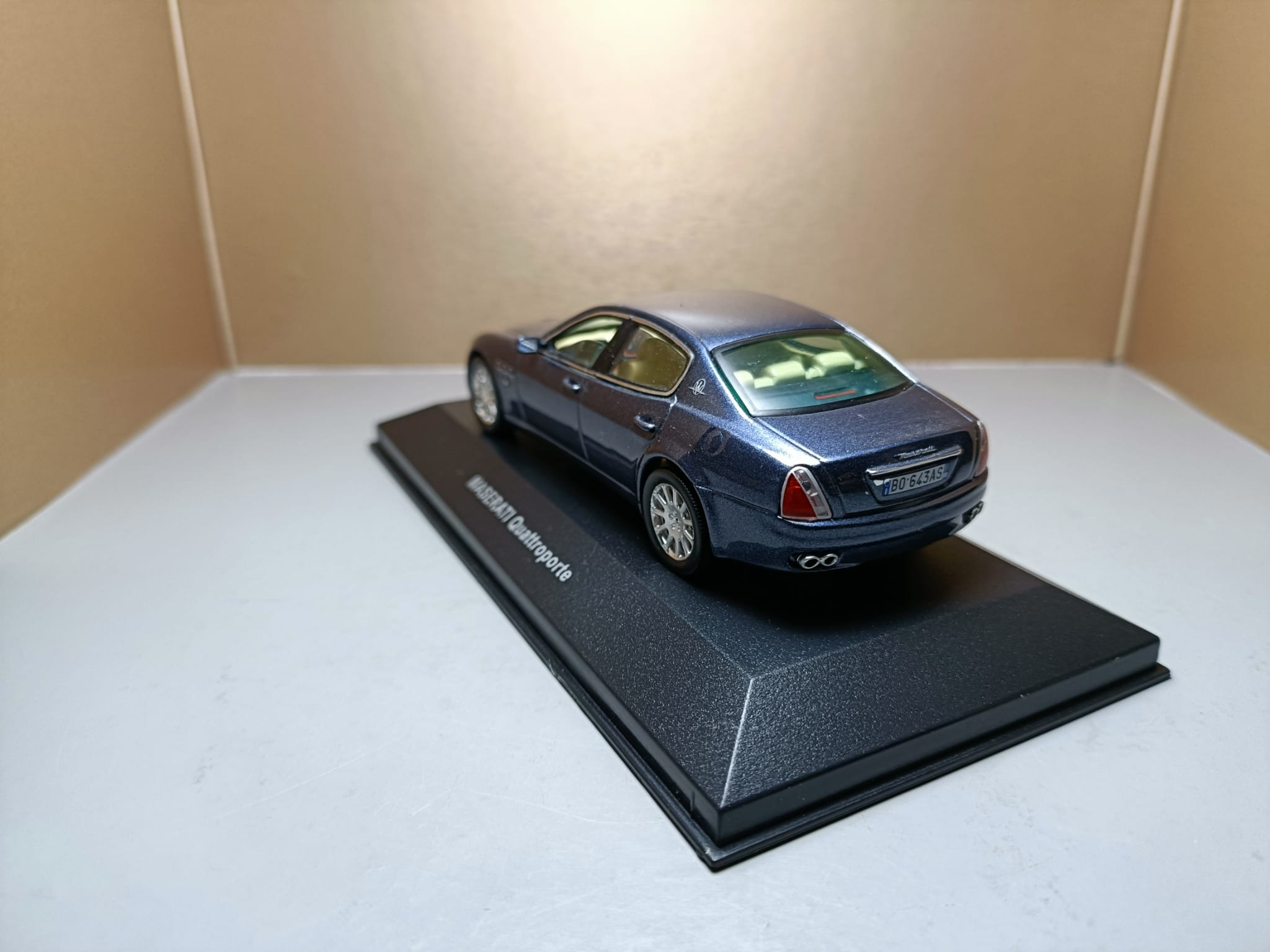 Maserati Quattroporte blue met 4