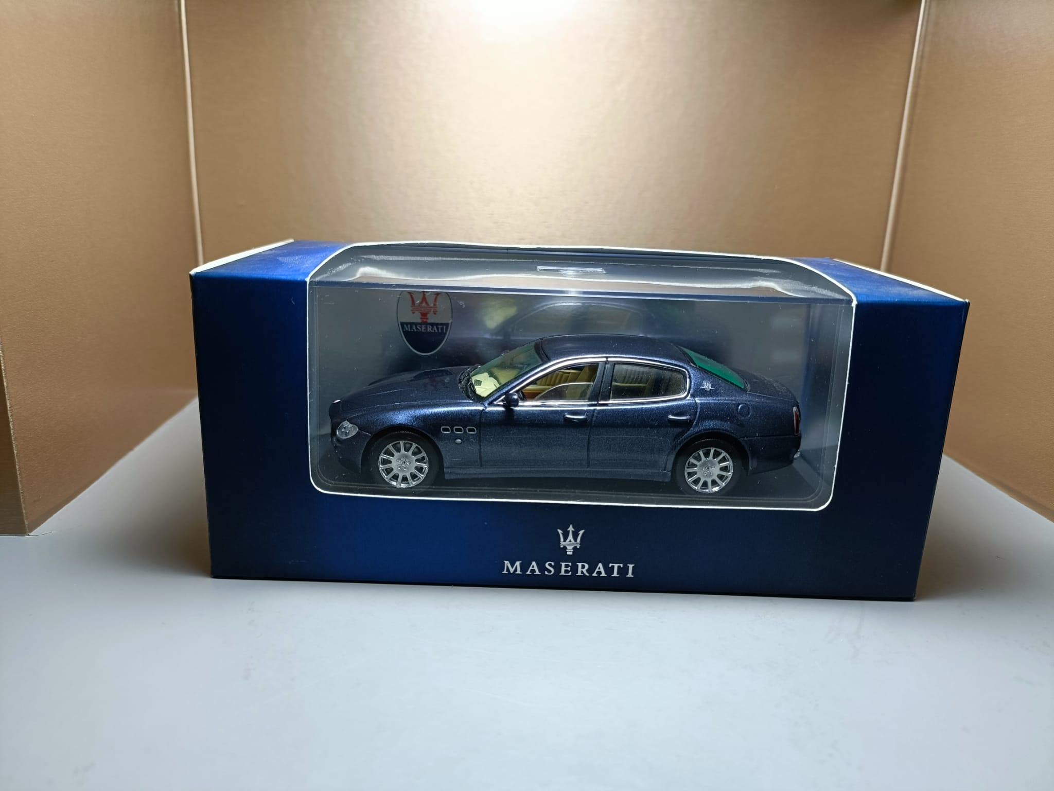 Maserati Quattroporte blue met 5