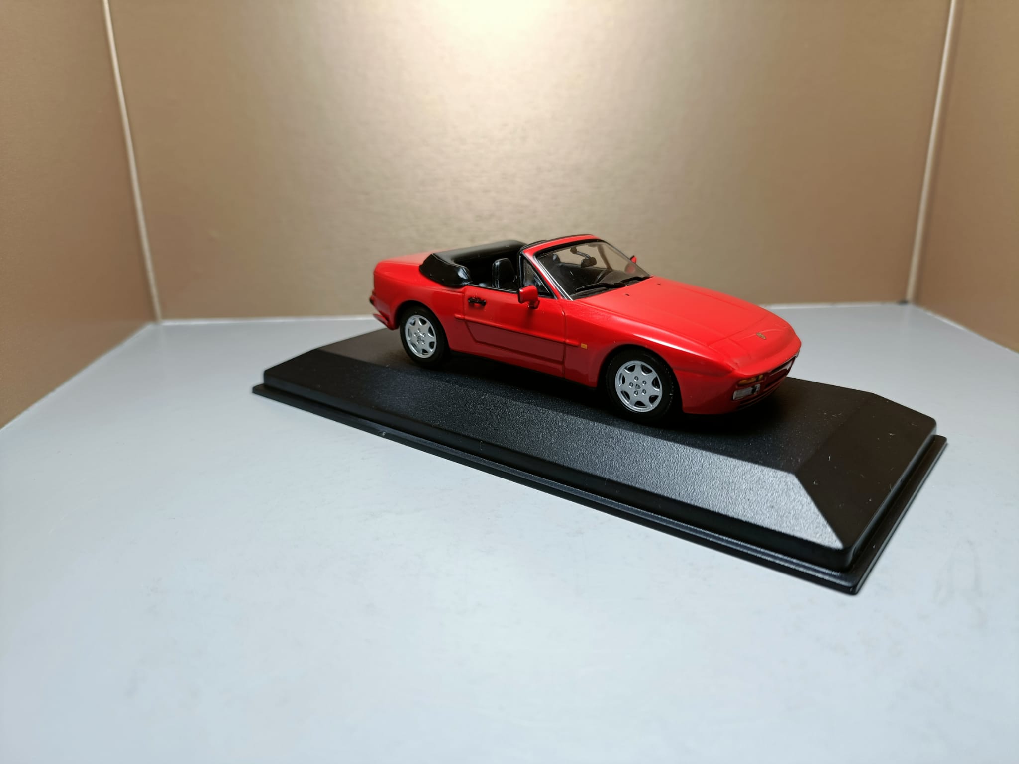 Porsche 944 cabriolet 1991 red 2