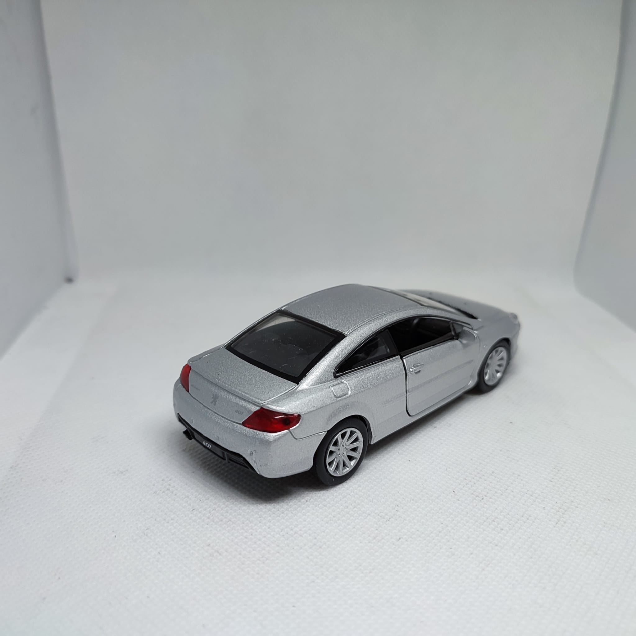 Peugeot 407 Coupe silver 1