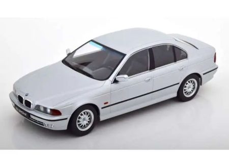 Bmw seria 5 (E39) 530d Silver 1995 scala 1/18