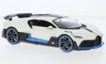 Bugatti Divo, metallic white light blue scala 1/24