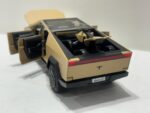 Tesla Cybertruck Crem….