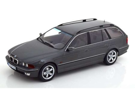 Bmw seria 5, 540i (E39) Touring 1997 grey metallic 1:18 KK-Scale