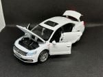 Macheta auto VW Passat 2 (B7) 2011 (Replica) White cu led-uri si sunete
