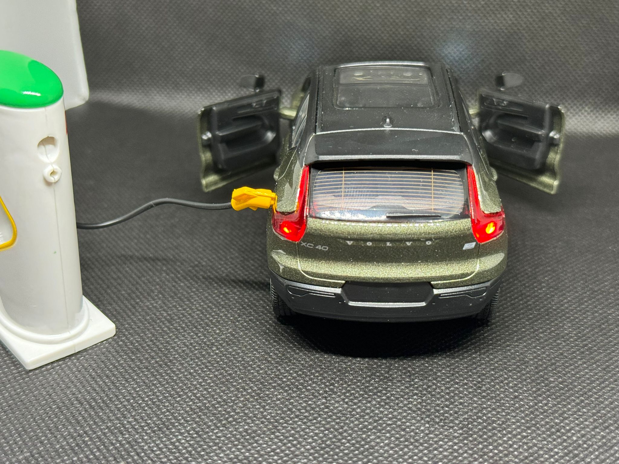 Volvo XC40 green 2018...