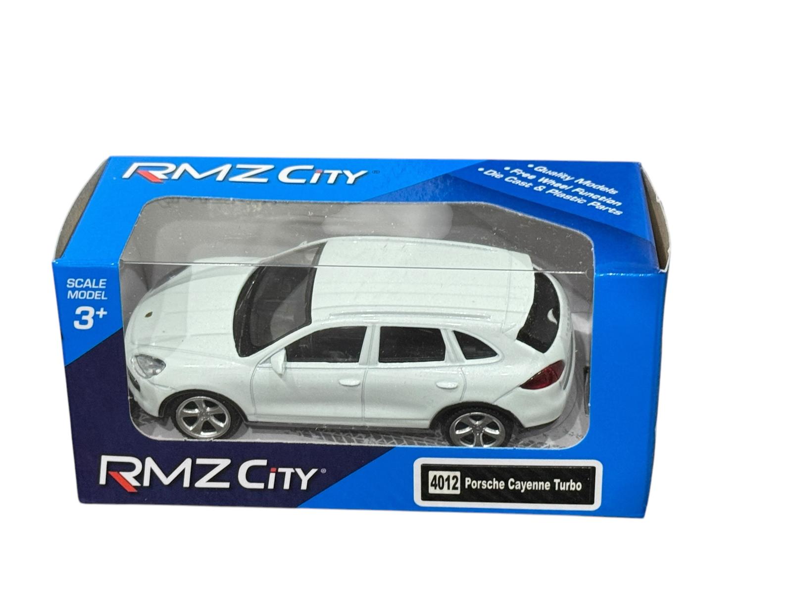 Porsche Cayenne Turbo white..