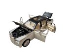 Rolls-Royce Phantom VIII Extended 2018 Bitone White/Black (replica) cu led-uri si sunete scala 1/32