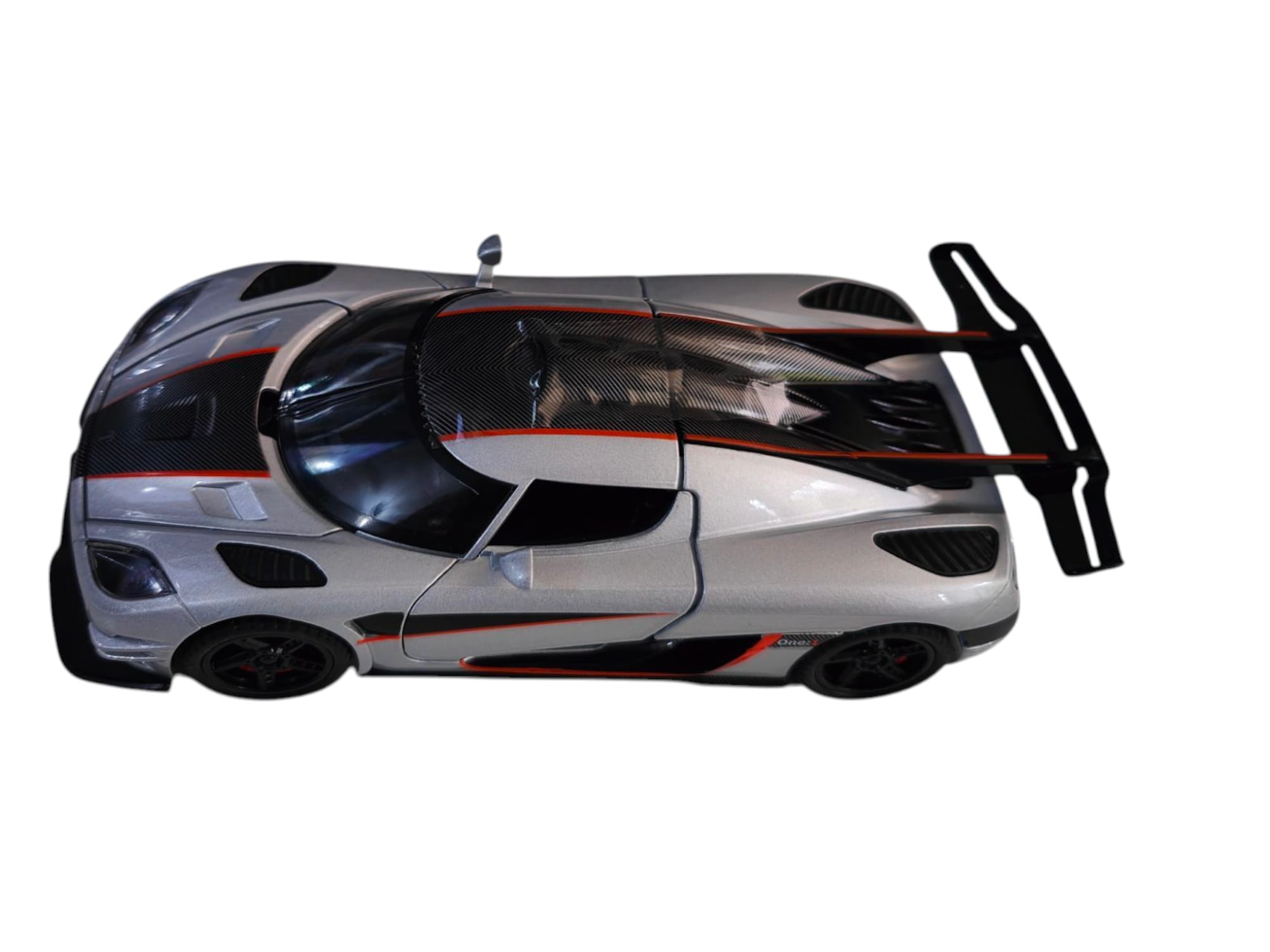 Koenigsegg Agera One of 1 Silver 2016 cu led-uri si sunete scala 1 32.........