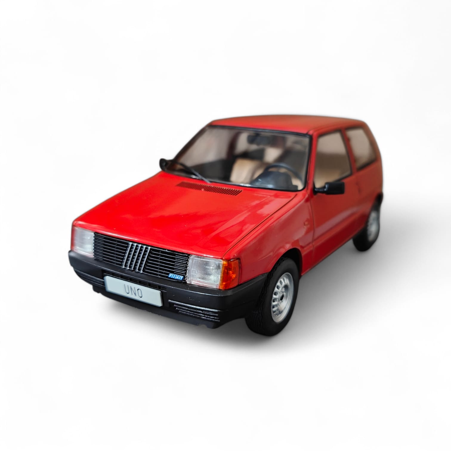 Fiat Uno Rosu whitebox scala 1 24.....