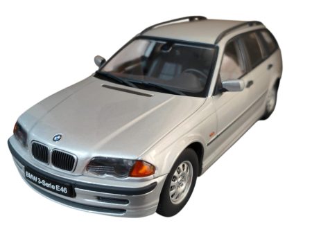 Bmw seria 3 (E46) Touring 1999 Silver scala 1/18