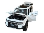 Toyota Land Cruiser Prado 2024 White (replica) cu led-uri si sunete scala 1/32